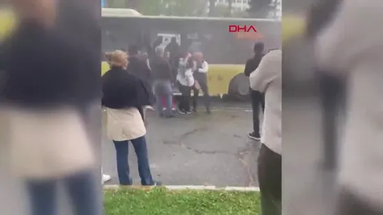 İstanbul Fatih’te 2 İETT otobüsü çarpıştı