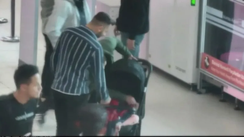 Son dakika: İstanbul Havalimanı'nda bebek arabasından külçe altın çıktı! İsrail uyruklu 2 kişi gözaltına alındı-9