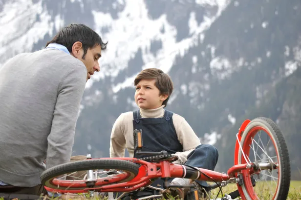bizim-hikaye-filmi-oyunculari-kimlerdir-bizim-hikaye-nerede-cekildi-konusu-nedir-1599922523368.jpg Bizim Hikaye filmi oyuncuları kimlerdir? Bizim Hikaye nerede çekildi, konusu nedir?-5