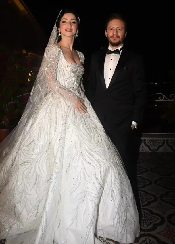 merve-bolugur-bosandi-mi-merve-bolugur-ve-mert-aydin-neden-ayrildi-dj-mert-aydinla-kac-gun-evli-kaldi-1668676700891.jpeg Merve Boluğur boşandı mı? Merve Boluğur ve Mert Aydın neden ayrıldı? DJ Mert Aydın'la kaç gün evli kaldı?-6