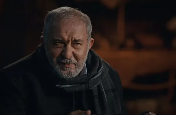 kimsesiz-dogan-postayi-koydu-subos-hamdinin-zoruna-gitti-edhoda-tozu-dumana-katiyor-zaza-dayi-ile-abuzer-1611767668401.jpg Kimsesiz Doğan postayı koydu suboş Hamdi'nin zoruna gitti! EDHO'da tozu dumana katıyor! Zaza Dayı ile Abuzer...-11
