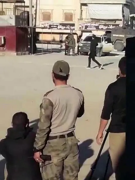 afrinde-bolucu-teror-orgutu-pkkypgpydypj-uyesi-iki-kadin-canli-bomba-saldiri-hazirligindayken-yakalandi-1617300817295.jpg Afrin'de bölücü terör örgütü PKK/YPG/PYD/YPJ üyesi iki kadın canlı bomba, saldırı hazırlığındayken yakalandı!-2