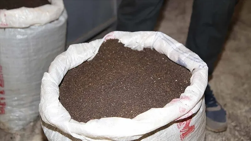 gubretastan-yanlis-bilgiye-yanit-tarim-kredi-kooperatiflerinde-gubre-satislari-kesintisiz-suruyor-1772720585441.jpeg GÜBRETAŞ’tan yalan algılara açıklama: Tarım Kredi Kooperatifleri'nde gübre satışları kesintisiz sürüyor-4