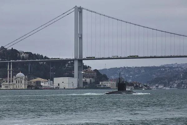 rus-denizaltisi-rostov-na-donu-istanbul-bogazindan-gecti-1644748011193.jpg Rus denizaltısı Rostov Na Donu, İstanbul Boğazı'ndan geçerek Karadeniz'e doğru yol aldı-5