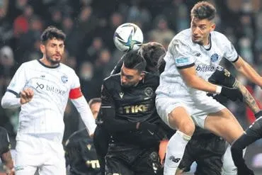 alex-de-souzadan-calistigin-en-kotu-teknik-direktor-kimdi-sorusuna-soke-eden-cevap-1642548617041.jpeg Alex De Souza'dan “Çalıştığın en kötü teknik direktör kimdi?” sorusuna şoke eden cevap-8