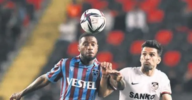 Sezon sonunda Trabzonspor ile sözleşmesi sona erecek Denswil resmi teklif bekliyor