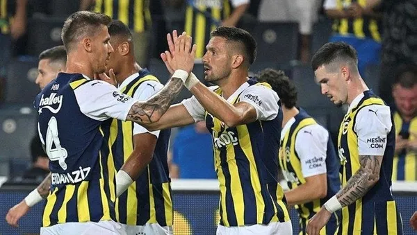 yildizlar-karmasi-resital-yapti-fenerbahce-taraftari-umutlandirdi-1690411398904.jpeg Yıldızlar karması resital yaptı! Fenerbahçe taraftarı umutlandırdı-2