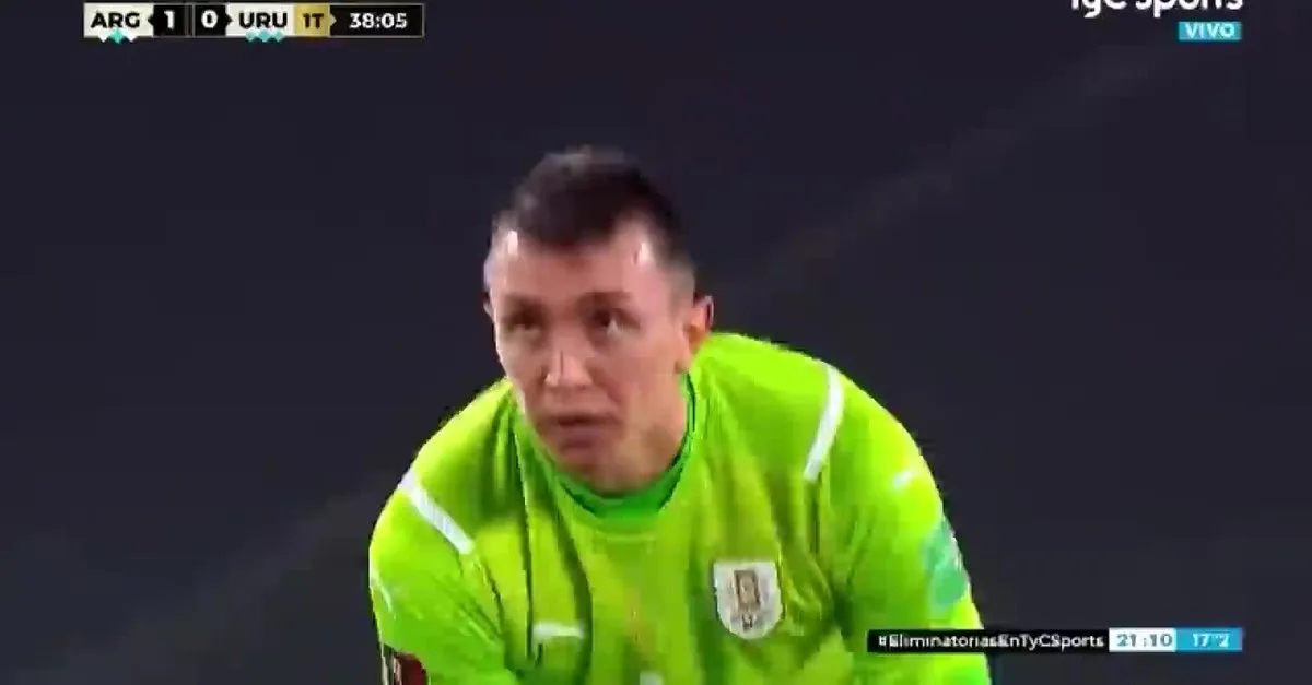 Arjantin-Uruguay maçında Fernando Muslera'dan akılalmaz hata! Messi şut bile atmadan gol attı