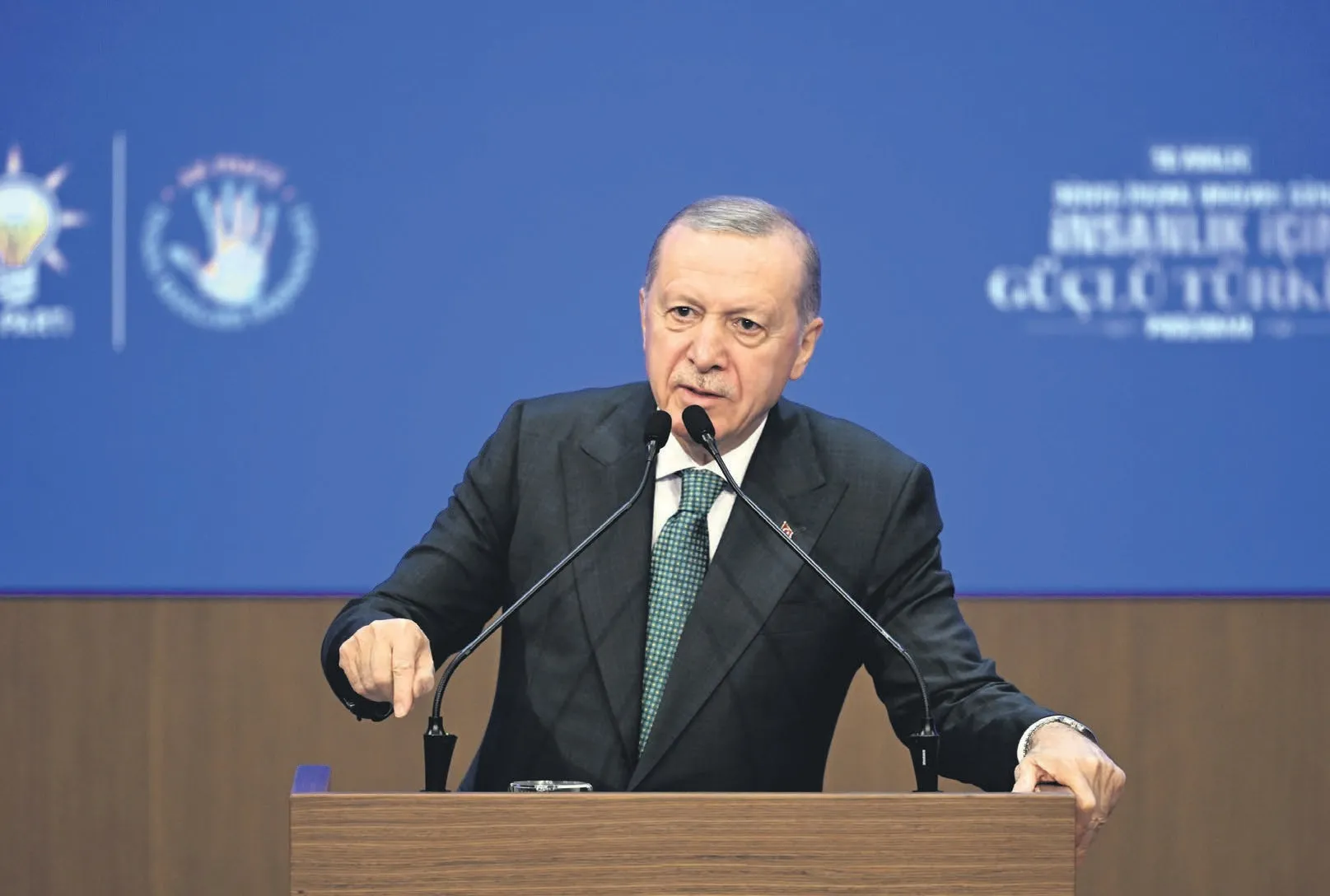 Tüm senaryolar masada