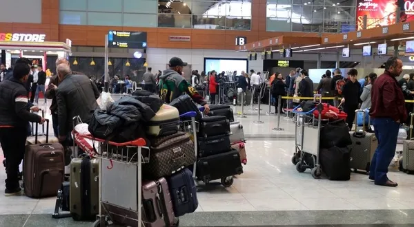 avrupa-havalimanlari-kaosu-bitirmek-icin-turk-isci-ariyor-yabanci-dil-sarti-yok-1660394839648.jpg Avrupa Havalimanları kaosu bitirmek için Türk işçi arıyor: Yabancı dil şartı yok-5