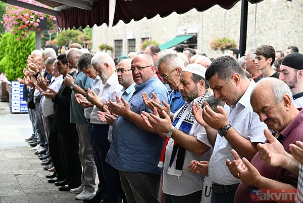 Dualarla cennete uğurlandı | Haniye için 81 ilde gıyabi cenaze namazı kılındı! Ayasofya Camii'ne akın ettiler - 15