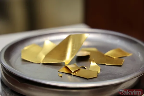 YARIM ALTIN BUGÜN NE KADAR OLDU? 17 ARALIK 2024 Yeni yarım alış fiyatı: 9,703 lira Yeni yarım satış fiyatı: 9,865 lira Eski yarım alış fiyatı: 9,702 lira...