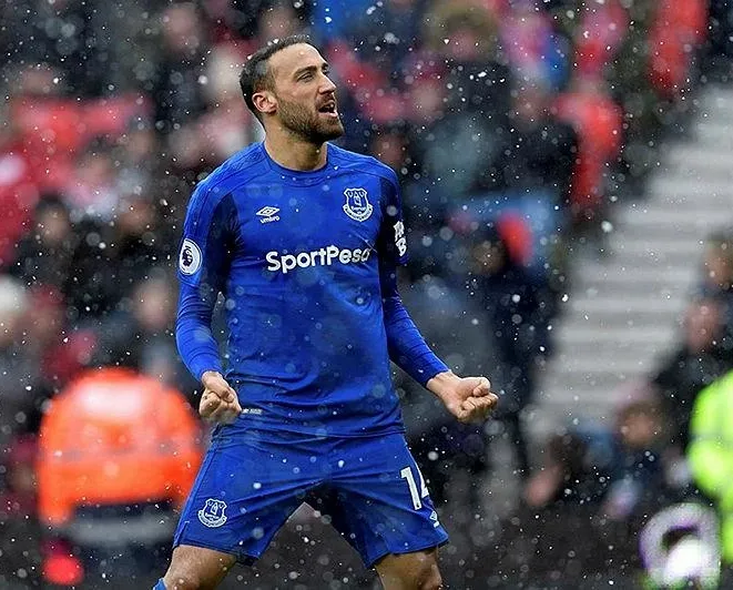 İngilizlerden Tosun Paşa pankartı