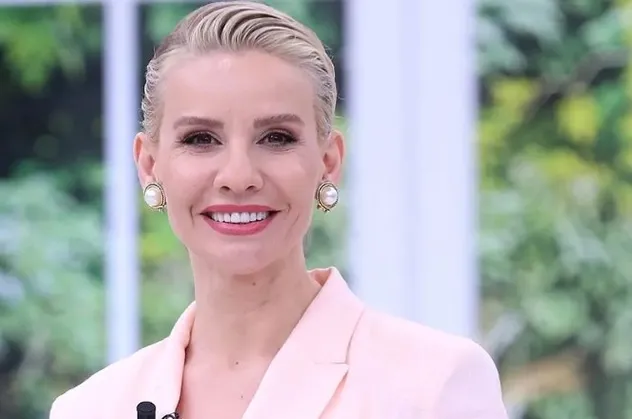 ESRA EROL SON BÖLÜM İZLE ATV LİNKİ 10 Haziran 2022 | Kaynana Hatice gelini Seda'dan öyle bir şey istedi ki... Herkes hayrete düşecek!