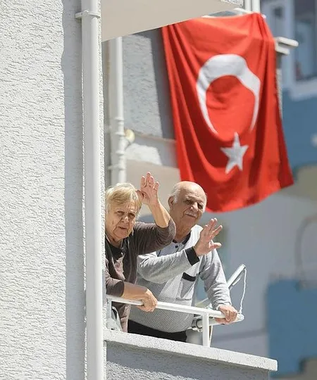 Yerde ve gökte 23 Nisan coşkusu: THY TBMM'nin 100. yılı için havalandı-11