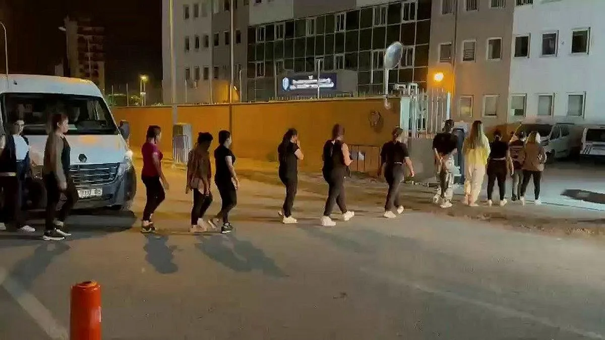 Hatay'da fuhuş baskını! Masaj ve SPA salonlarına denetimde 21 yabancı uyruklu kadın yakalandı