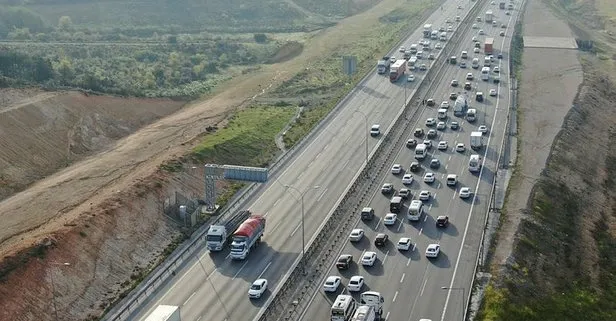 Tam kapanma öncesi İstanbul’dan kaçış başladı! Trafik kilitlendi
