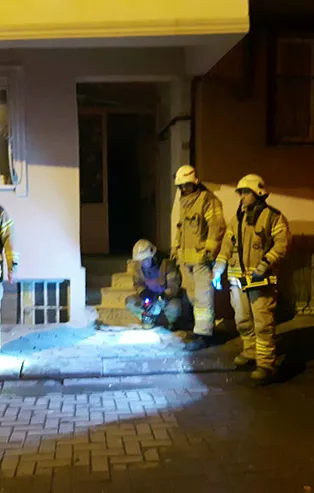 İstanbul'da hareketli gece! Doğalgaz kutusundan çıkan duman panik yarattı