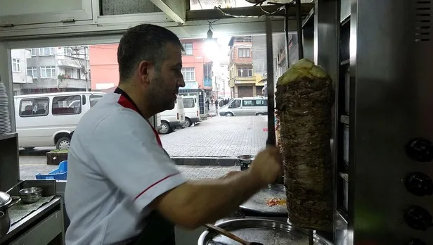 Gıda kolisinden çıkan 300 bin TL'yi iade etti - 2