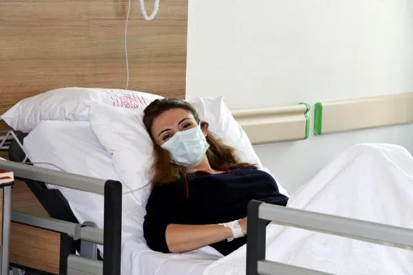 Hamileyken koronavirüse yakalanan anne bebeğini ilk kez tabletten izledi: İki kere ölümden döndüm-5