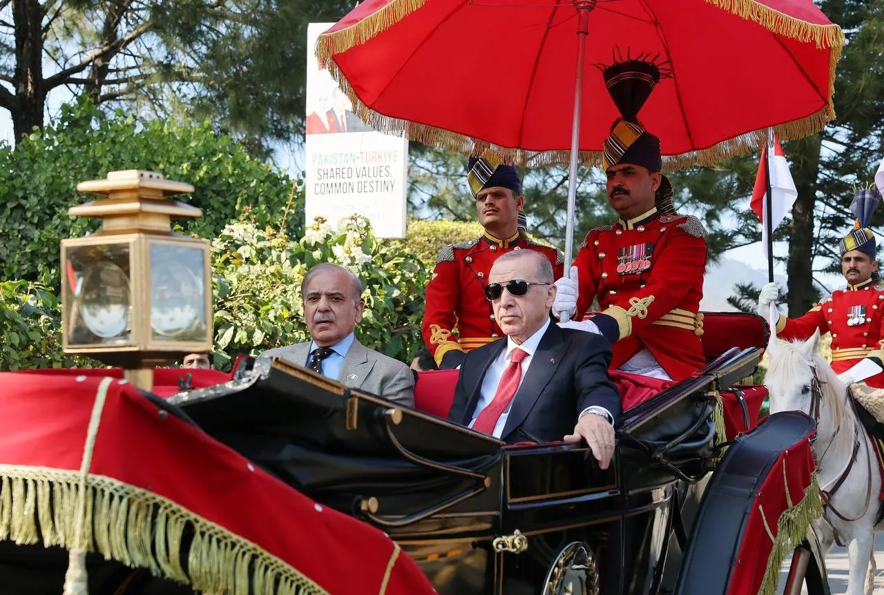 Resmi devlet yemeğinden ilk kareler