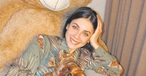 Renkli paylaşımlarıyla dikkat çeken Fulya Zenginer, kural bozmadı