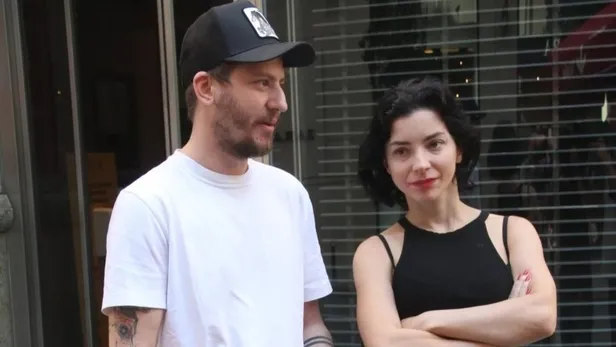 merve-bolugur-bosandi-mi-merve-bolugur-ve-mert-aydin-neden-ayrildi-dj-mert-aydinla-kac-gun-evli-kaldi-1668676706765.jpg Merve Boluğur boşandı mı? Merve Boluğur ve Mert Aydın neden ayrıldı? DJ Mert Aydın'la kaç gün evli kaldı?-5