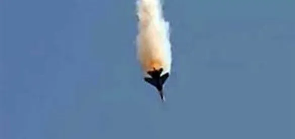Türkiye-Suriye sınırında, Türk hava sahasına yaklaşan ve ikazları dikkate almayan Suriye savaş uçağı Türk Silah Kuvvetlerine ait F-16’lar tarafından düşürüldü. Uçak, Suriye'nin Keseb bölgesine düştü