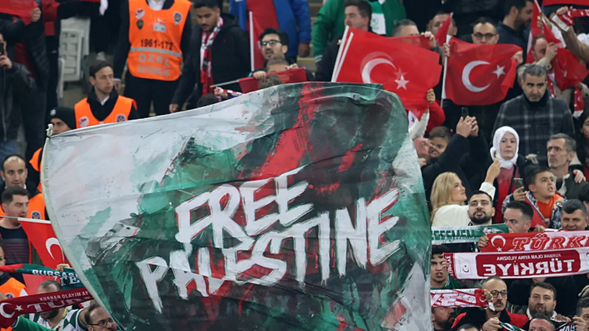 Milli maçta Filistin'e destek
