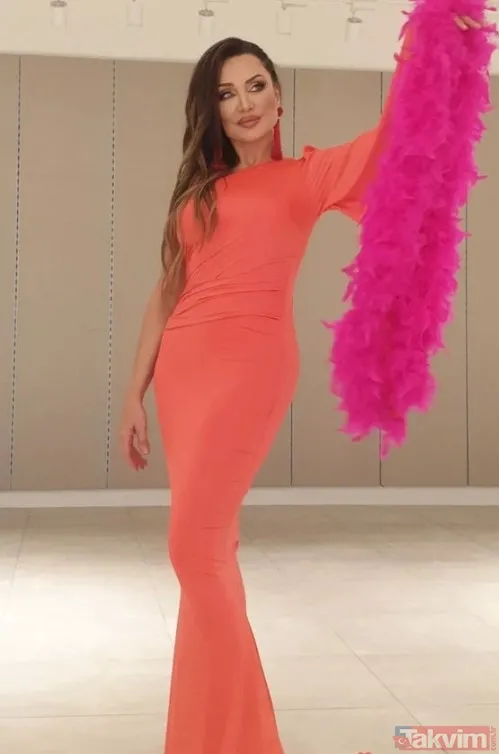 Aleyna Tilki sütyensiz pozunu "Oynuyorum" diyerek paylaştı! İçi dışı görününce topa tutuldu "Bu pozlar sapıklar için mi?" - 23