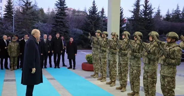 Başkan Erdoğan Mehmetçiklerle iftarda buluştu: 15 Temmuz kahramanı Ömer Halisdemir’in anıtında dua etti