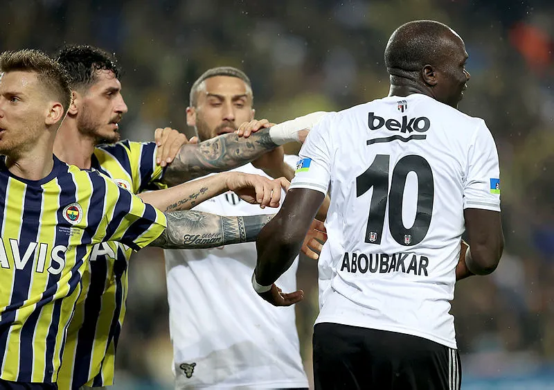 Spor yazarları Fenerbahçe - Beşiktaş derbisini değerlendirdi! İşte o yazılar - 25