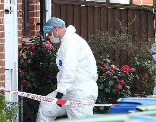 İngiltere Londra'da korkunç olay! Çığlıkların ardından ortalık kan gölüne döndü-3