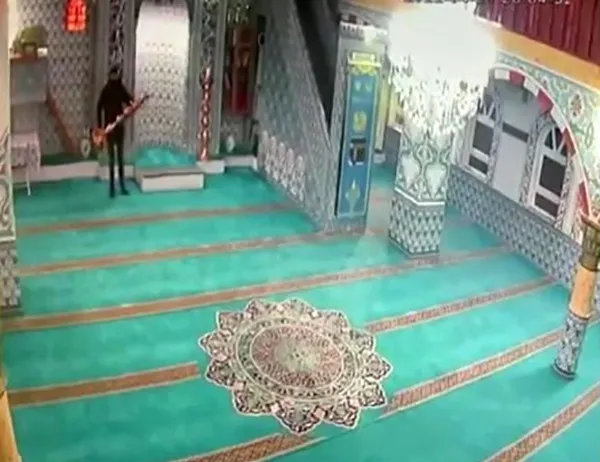 Ümraniye’de camide hırsızlık!