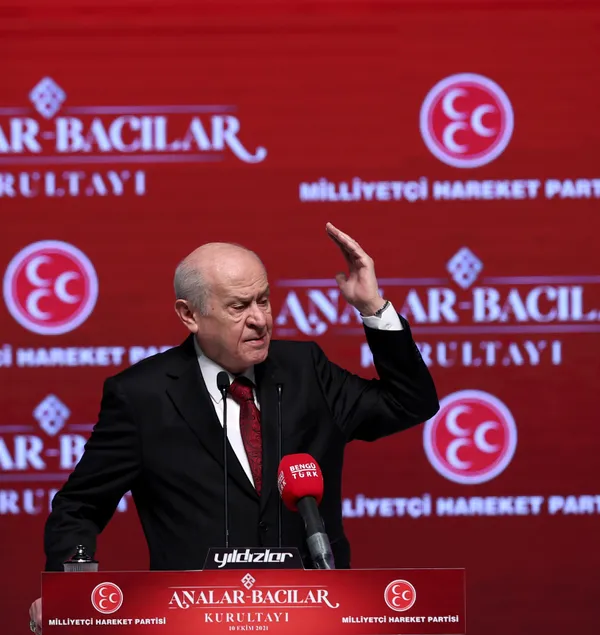 son-dakika-mhp-genel-baskani-devlet-bahceliden-analar-bacilar-kurultayinda-onemli-aciklamalar-analariniz-kollarini-acmis-bekliyor-evinize-donun-1633869675210.jpg SON DAKİKA: MHP Genel Başkanı Devlet Bahçeli'den Analar-Bacılar Kurultayı'nda önemli açıklamalar: Analarınız kollarını açmış bekliyor evinize dönün-12