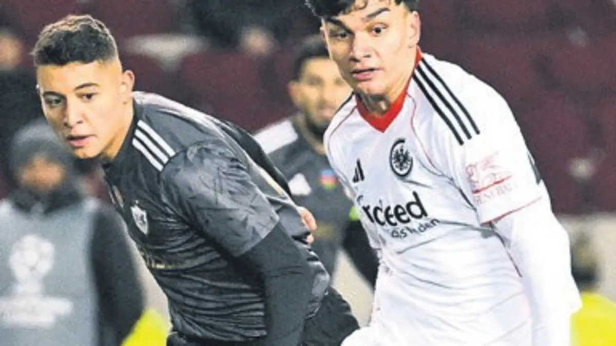 Karabağ devleri yıktı! Eintracht Frankfurtu evine gömdü