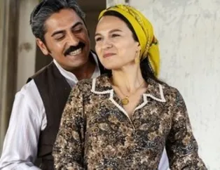 Dizide cazgır Saniye ile evli ama...