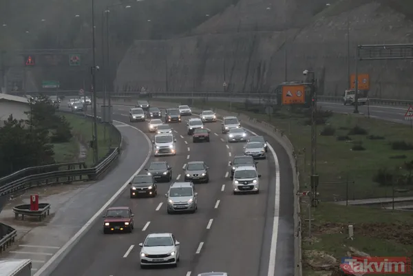 İstanbul'dan büyük kaçış! Bolu ve Düzce kesiminde bayram trafiği başladı - 10