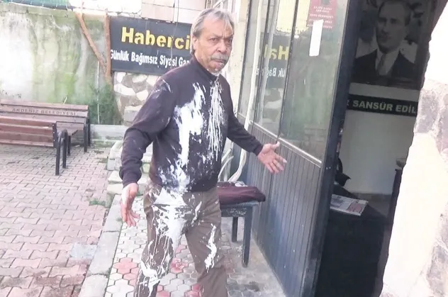 Basın özgürlüğü nidaları atan CHP'nin, Gençlik Kolları üyesinden bir grup yerel gazeteye saldırdı