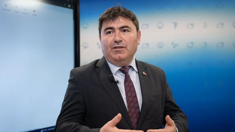 meteorolojiden-il-il-saganak-yagmur-uyarisi-gece-saatlerinde-yagis-artiyor-1774513963281.jpg Meteoroloji’den il il sağanak yağmur uyarısı: Gece saatlerinde yağış artıyor-2