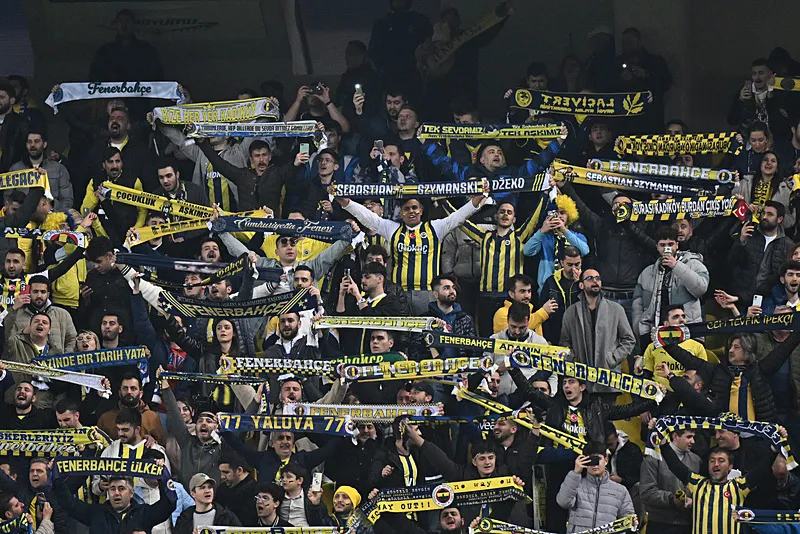 Fenerbahçe'de 11 sürprizi! İsmail Kartal'dan Olympiakos maçı için flaş tercih - 9