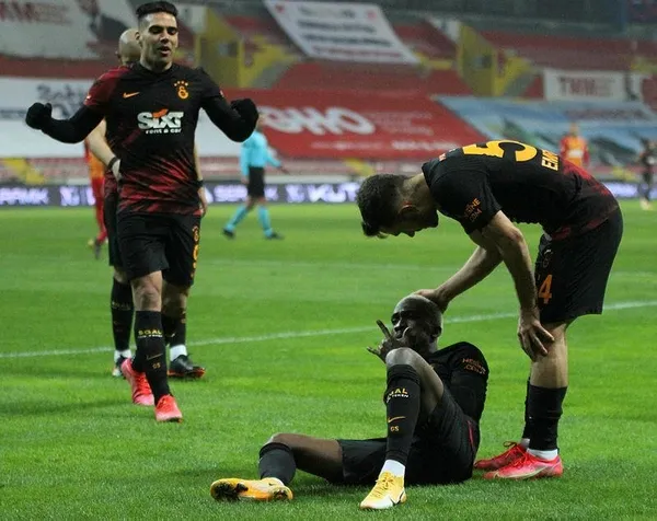 Aslan gözünü yeniden ligin zirvesine dikti! Tek yol 9'da 9-2