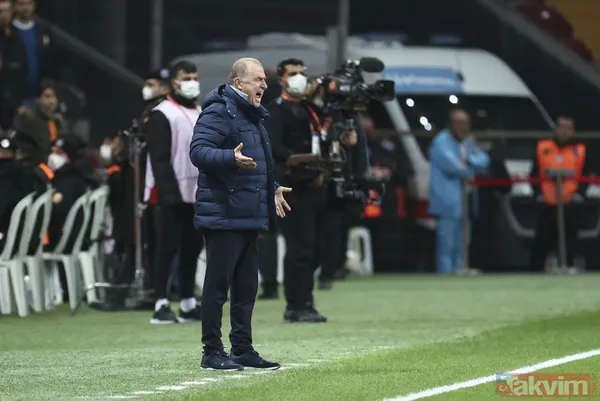 Fatih Terim eleştiri oklarının hedefinde: Galatasaray'ın ligden sonra kupada da havlu atması taraftarları çileden çıkardı! - 13