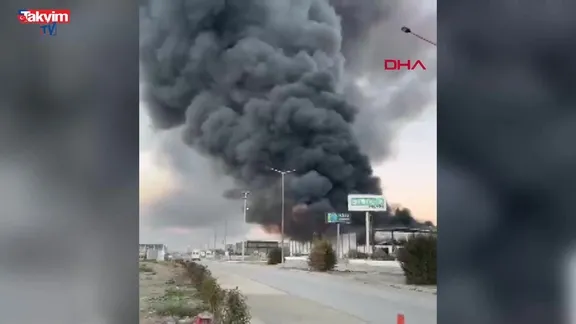 Denizli'de filtre sistemi üretilen fabrikada yangın