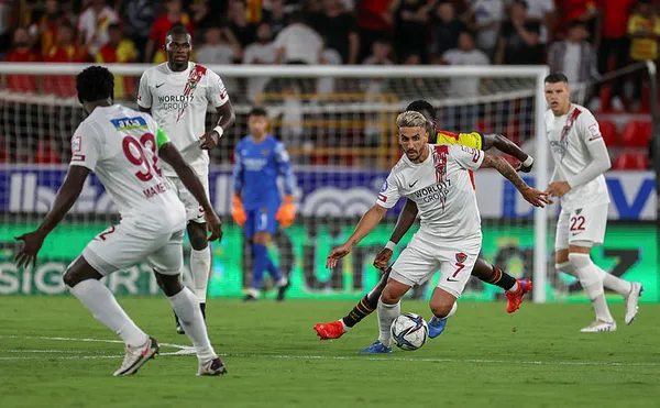 hatay-mi-fenerbahce-mi-kim-gulecek-1632653893481.jpg Hatay mı? Fenerbahçe mi? Kim gülecek?-2