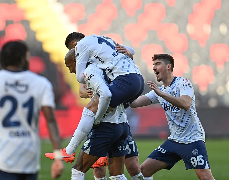 Fenerbahçe'nin yıldızı için Gaziantep FK maçı sonrası çarpıcı yorum! "İmdat düğmesi" - 5