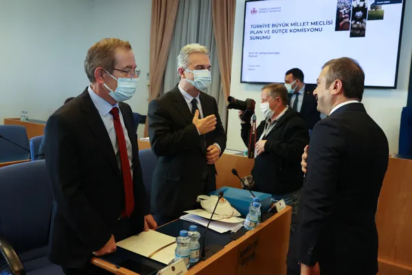 son-dakika-merkez-bankasi-baskani-sahap-kavcioglu-bu-hafta-aciklanacak-rezerv-rakamimiz-1235-milyar-dolara-yukseldi-1633958157568.jpg SON DAKİKA: Merkez Bankası Başkanı Şahap Kavcıoğlu: Bu hafta açıklanacak rezerv rakamımız 123,5 milyar dolara yükseldi-6