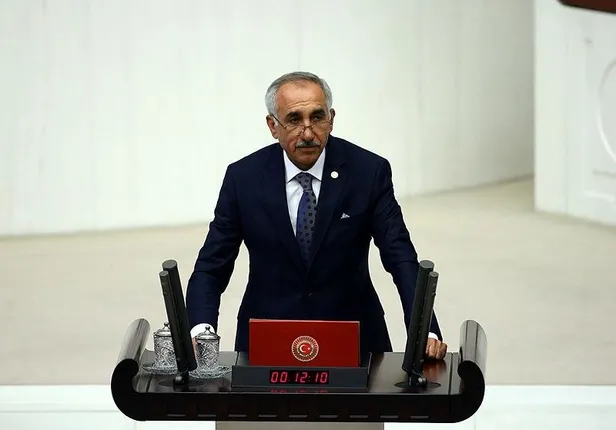 baskan-erdogan-depremde-vefat-eden-ak-partili-yakup-tasin-ailesine-bassagligi-bolgeyi-ziyaret-edecegim-1675794063247.jpeg Başkan Erdoğan depremde vefat eden AK Partili Yakup Taş’ın ailesine başsağlığı! "Bölgeyi ziyaret edeceğim..."-3