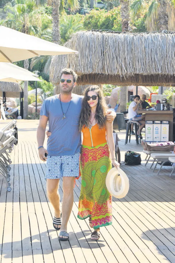 kivanc-tatlitugun-esi-basak-dizer-tatlitug-sosyal-medya-siddeti-yuzunden-neredeyse-depresyona-girdi-1595893758786.jpg Kıvanç Tatlıtuğ'un eşi Başak Dizer Tatlıtuğ sosyal medya şiddeti yüzünden neredeyse depresyona girdi!-3