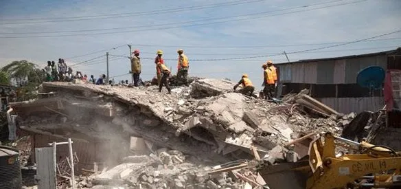 Kenya'nın başkenti Nairobi'de 6 katlı bir binanın çökmesi sonucu 41 kişi hayatını kaybetti. Enkaz altında kaldığı düşünülen 70 kişi kayboldu.